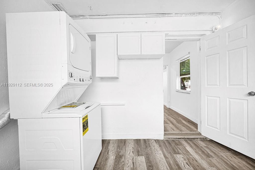 For Rent: $2,450 (3 beds, 1 baths, 2599 Square Feet)