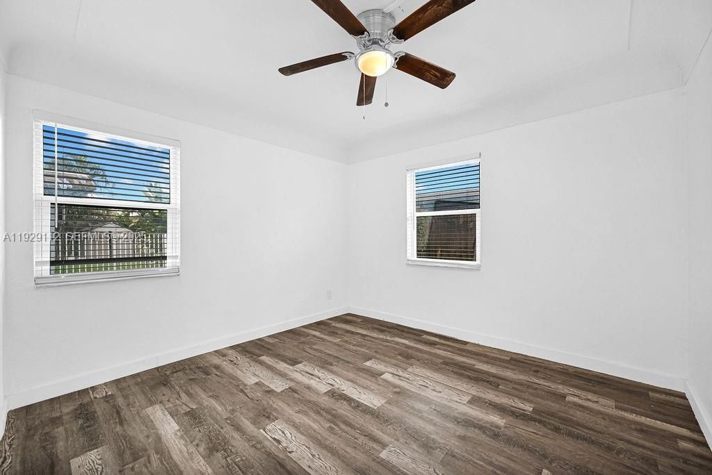 For Rent: $2,450 (3 beds, 1 baths, 2599 Square Feet)