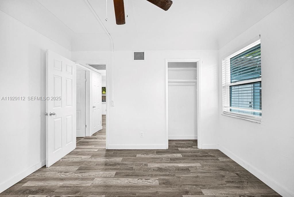 For Rent: $2,450 (3 beds, 1 baths, 2599 Square Feet)