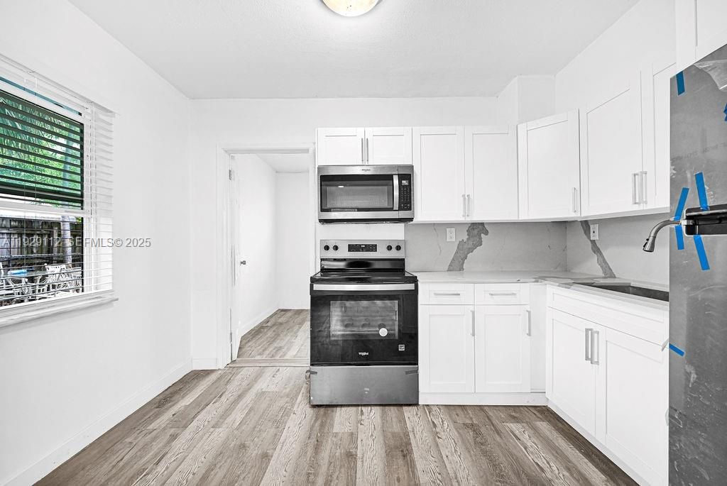 For Rent: $2,450 (3 beds, 1 baths, 2599 Square Feet)