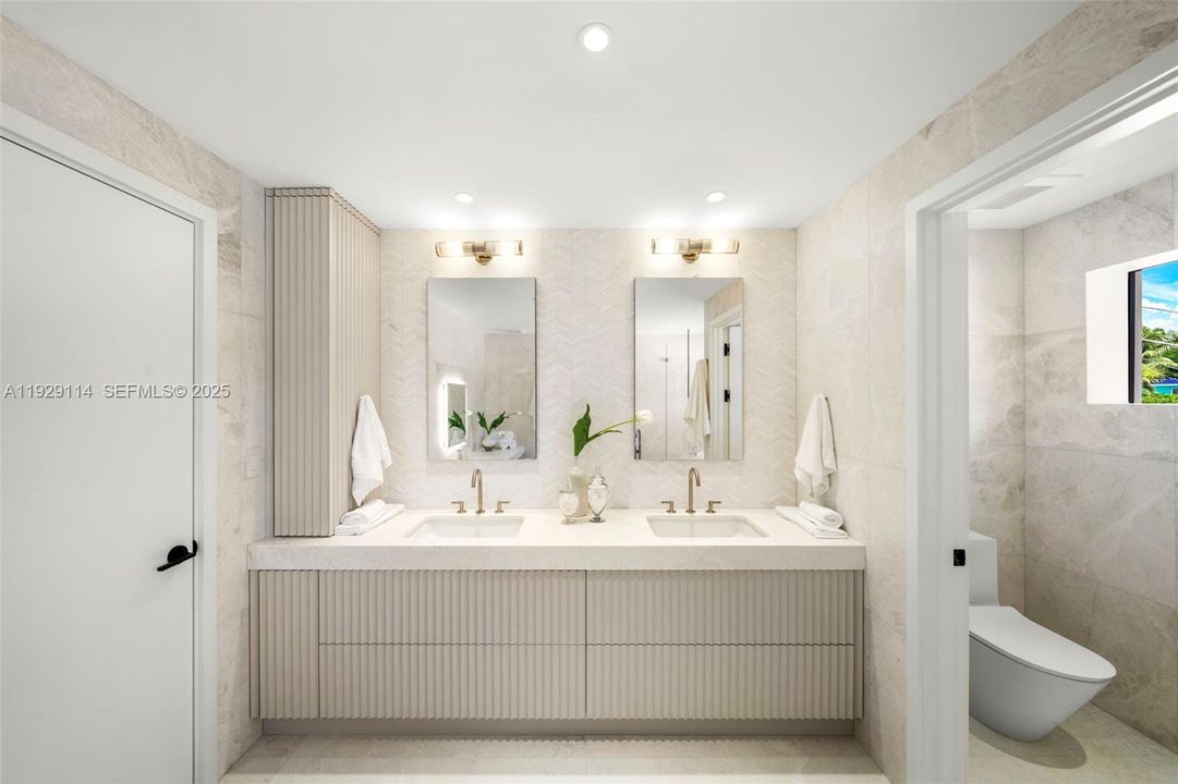 В аренду: $45,000 (4 спален, 4 ванн, 3665 Квадратных фут)