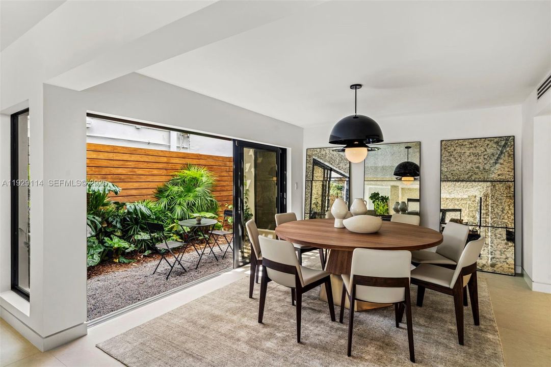 В аренду: $45,000 (4 спален, 4 ванн, 3665 Квадратных фут)