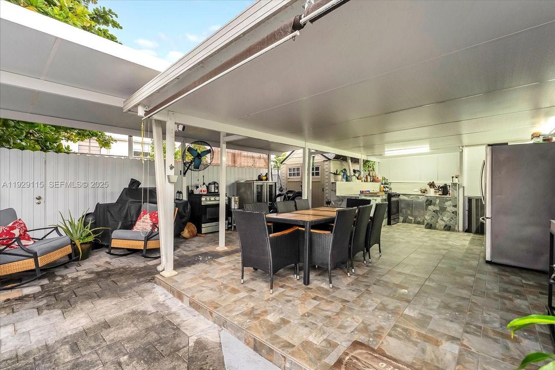 En Venta: $540,000 (3 camas, 2 baños, 1268 Pies cuadrados)