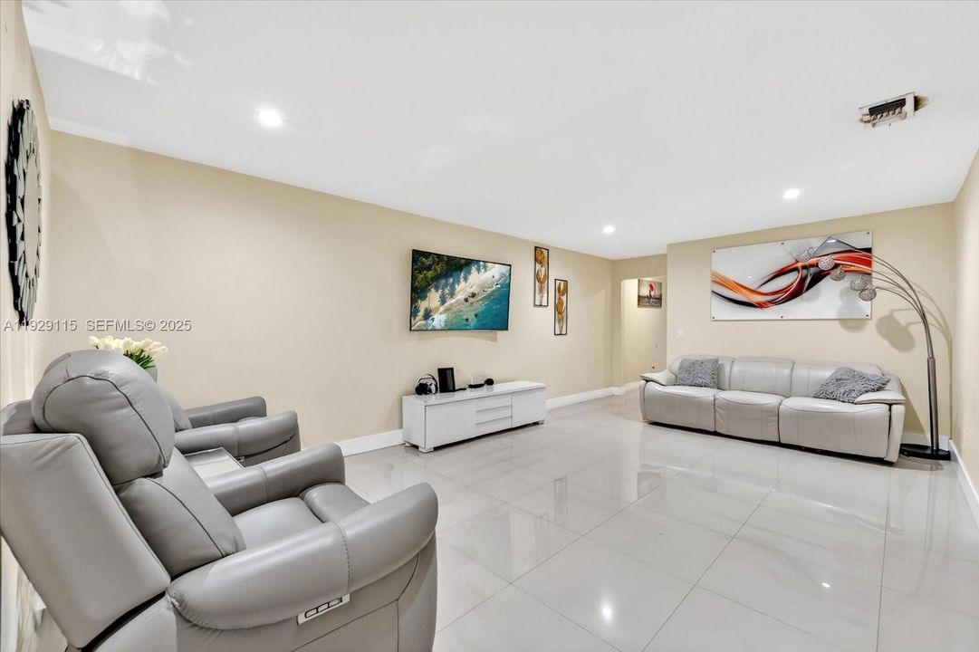 En Venta: $540,000 (3 camas, 2 baños, 1268 Pies cuadrados)