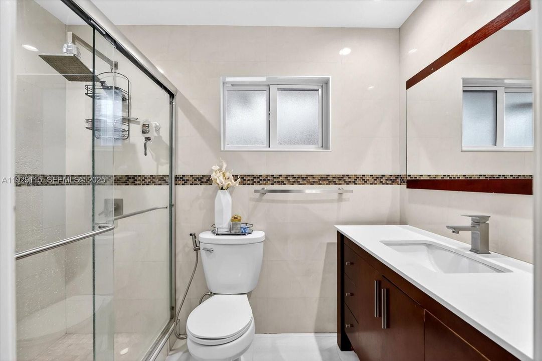 En Venta: $540,000 (3 camas, 2 baños, 1268 Pies cuadrados)