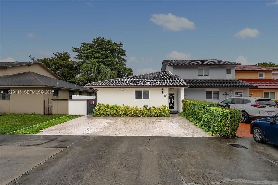 En Venta: $540,000 (3 camas, 2 baños, 1268 Pies cuadrados)