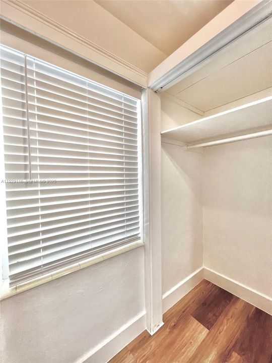 For Rent: $1,550 (0 beds, 1 baths, 550 Square Feet)