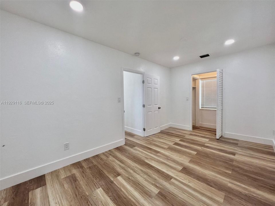 For Rent: $1,550 (0 beds, 1 baths, 550 Square Feet)