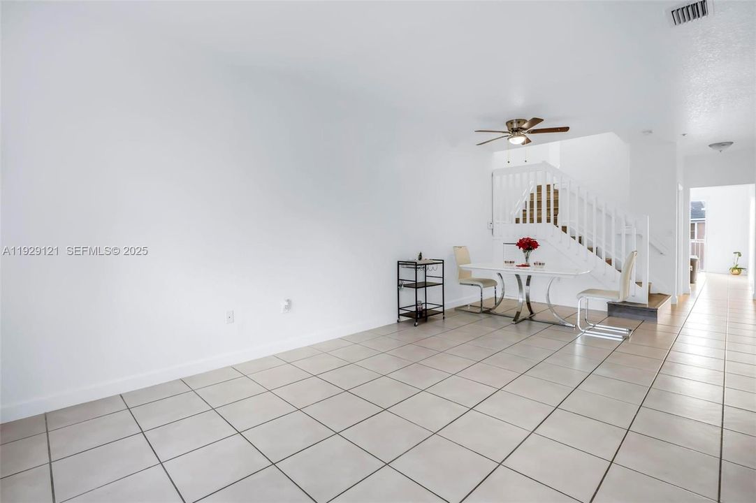 For Sale: $345,000 (2 beds, 2 baths, 1298 Square Feet)