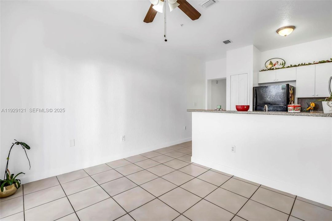 For Sale: $345,000 (2 beds, 2 baths, 1298 Square Feet)