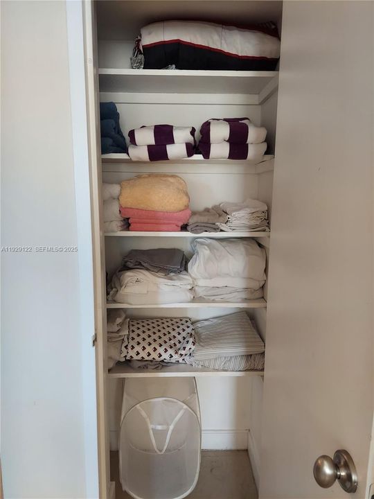 For Rent: $2,250 (1 beds, 1 baths, 876 Square Feet)