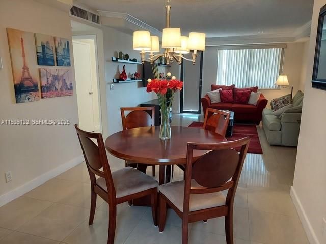 For Rent: $2,250 (1 beds, 1 baths, 876 Square Feet)