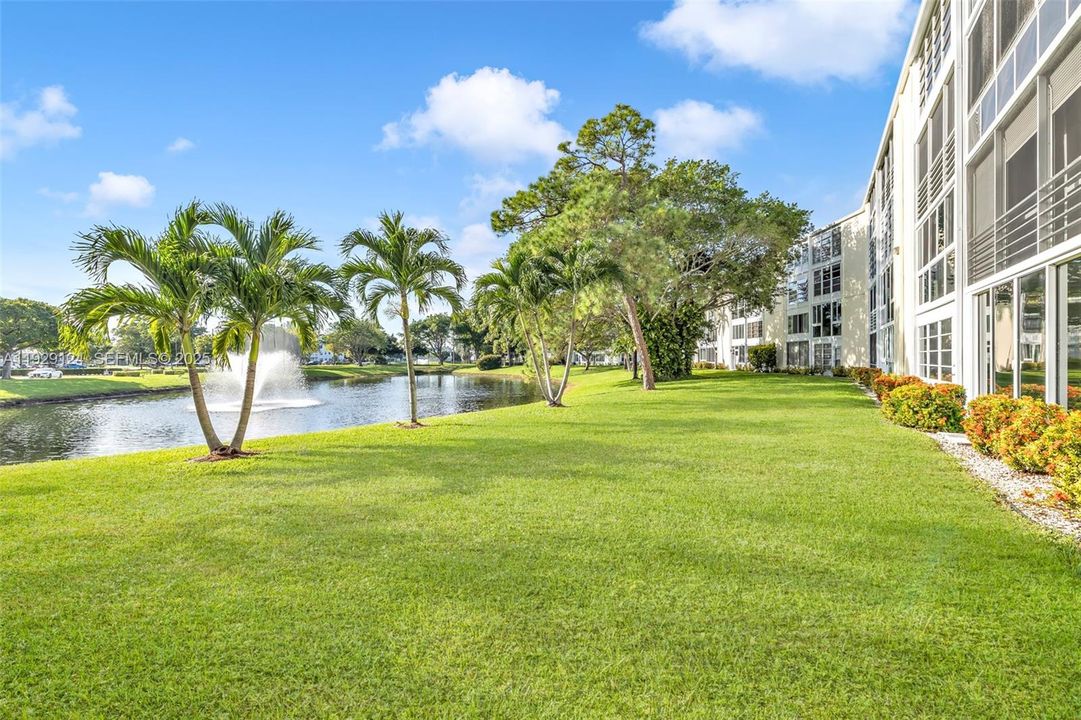 На продажу: $229,000 (2 спален, 2 ванн, 1000 Квадратных фут)