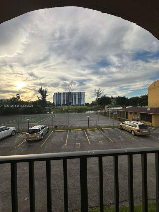 В аренду: $2,000 (2 спален, 1 ванн, 709 Квадратных фут)