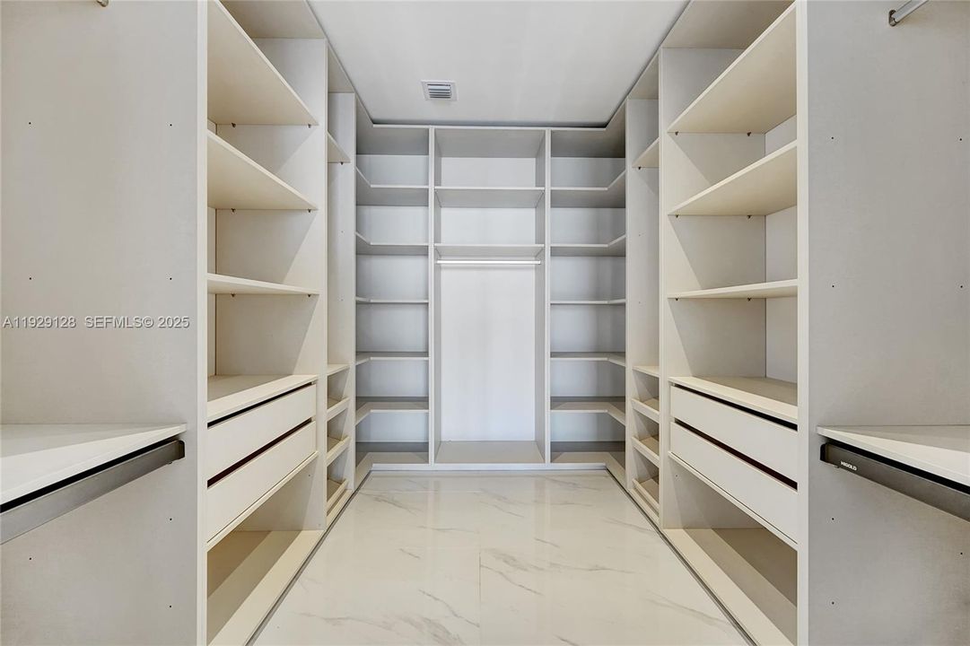 Principal Closet