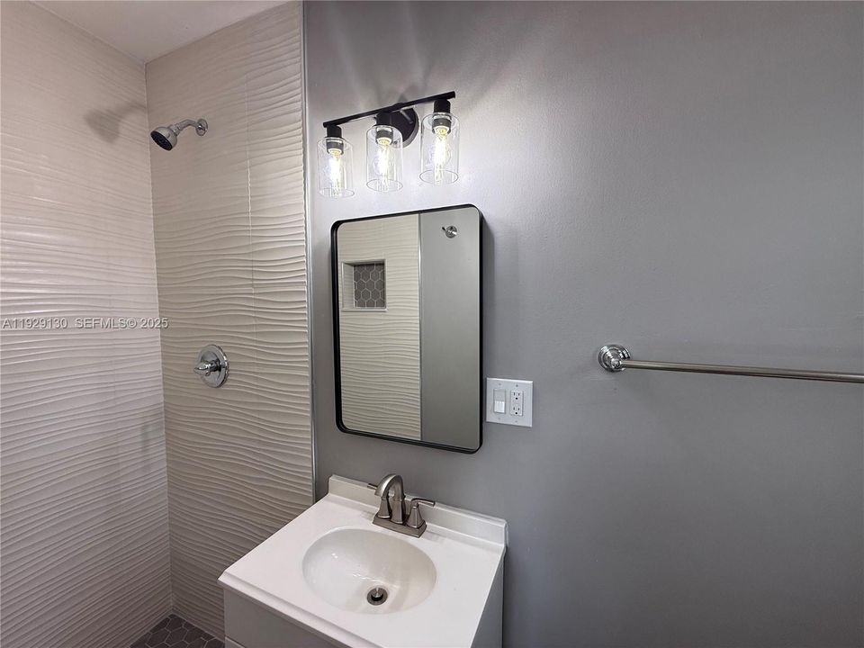 В аренду: $3,200 (3 спален, 2 ванн, 1084 Квадратных фут)