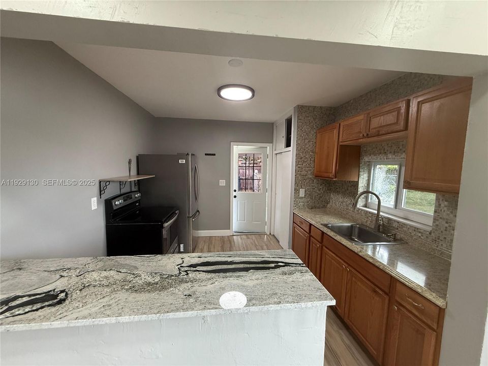 В аренду: $3,200 (3 спален, 2 ванн, 1084 Квадратных фут)