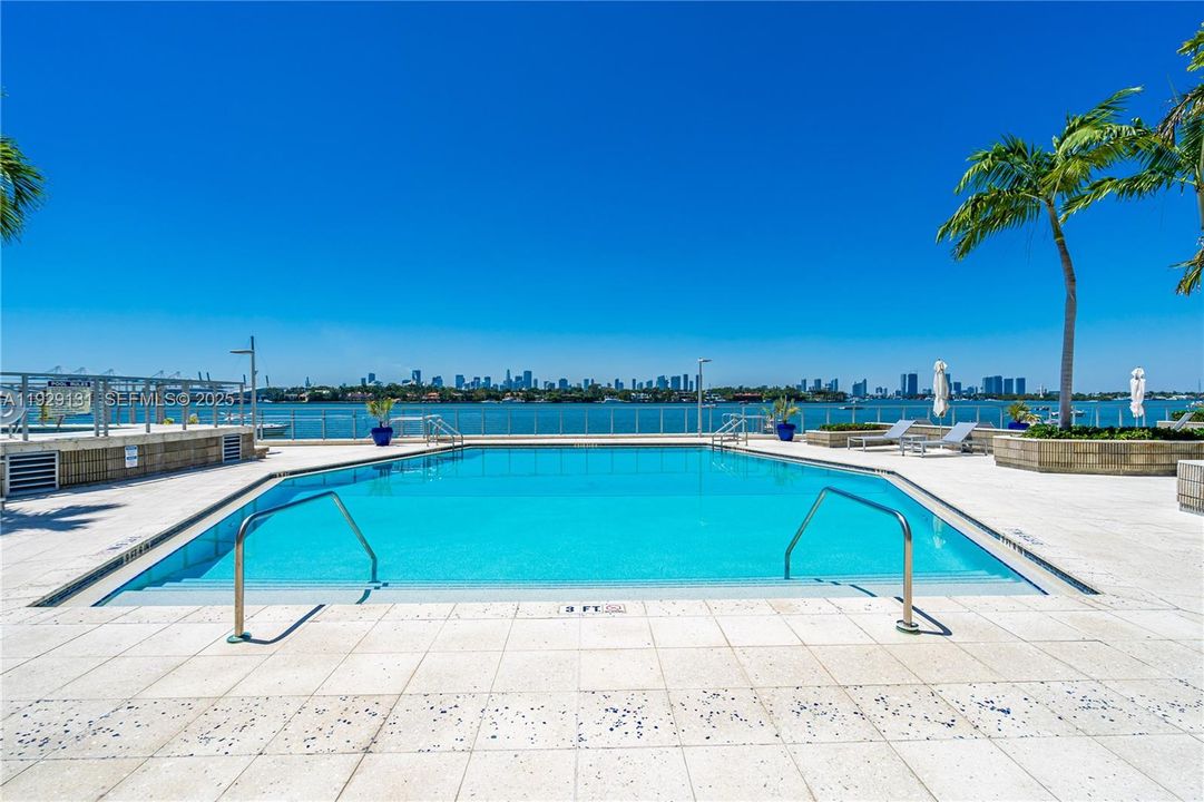 В аренду: $2,200 (1 спален, 1 ванн, 600 Квадратных фут)