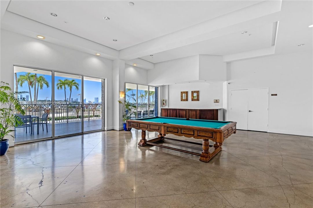 В аренду: $2,200 (1 спален, 1 ванн, 600 Квадратных фут)