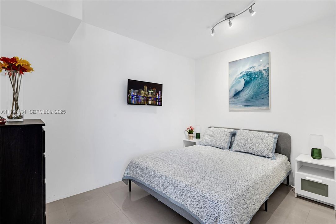 В аренду: $2,200 (1 спален, 1 ванн, 600 Квадратных фут)