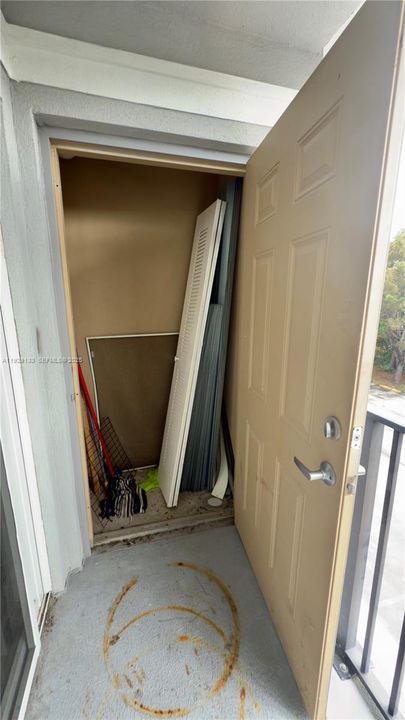 В аренду: $2,150 (3 спален, 2 ванн, 1126 Квадратных фут)