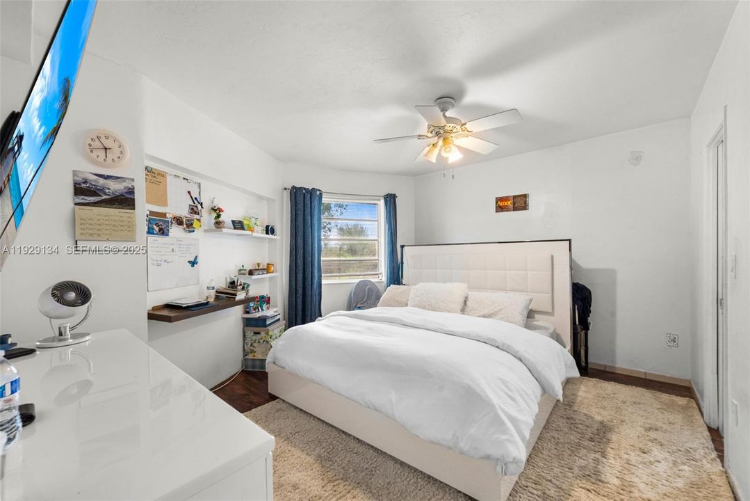 En Venta: $229,000 (2 camas, 2 baños, 935 Pies cuadrados)