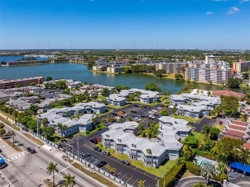 En Venta: $229,000 (2 camas, 2 baños, 935 Pies cuadrados)