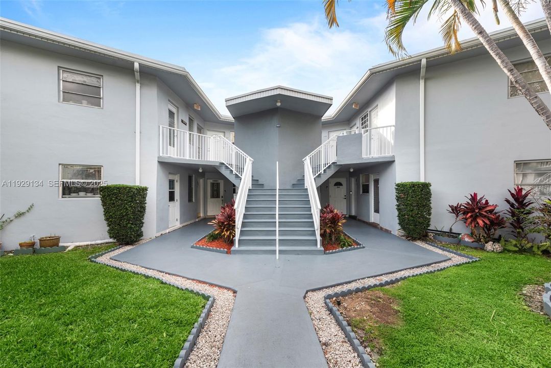 En Venta: $229,000 (2 camas, 2 baños, 935 Pies cuadrados)