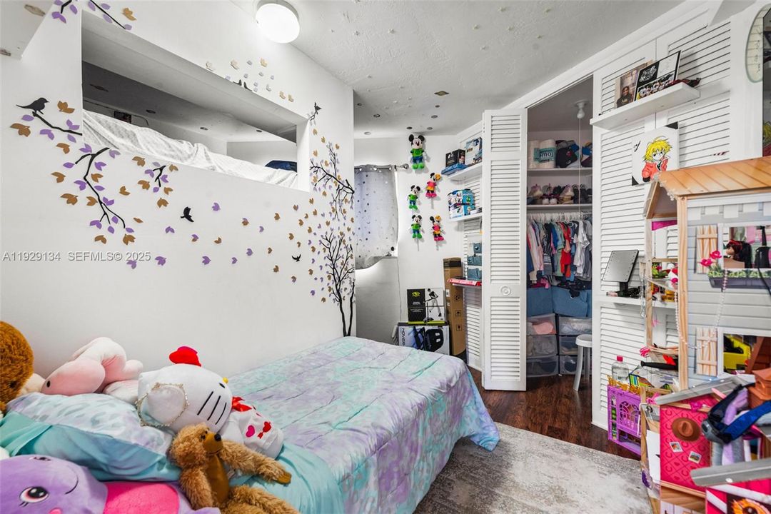 En Venta: $229,000 (2 camas, 2 baños, 935 Pies cuadrados)