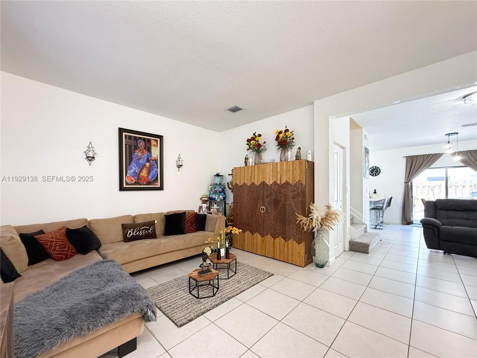 В аренду: $2,800 (3 спален, 2 ванн, 1483 Квадратных фут)