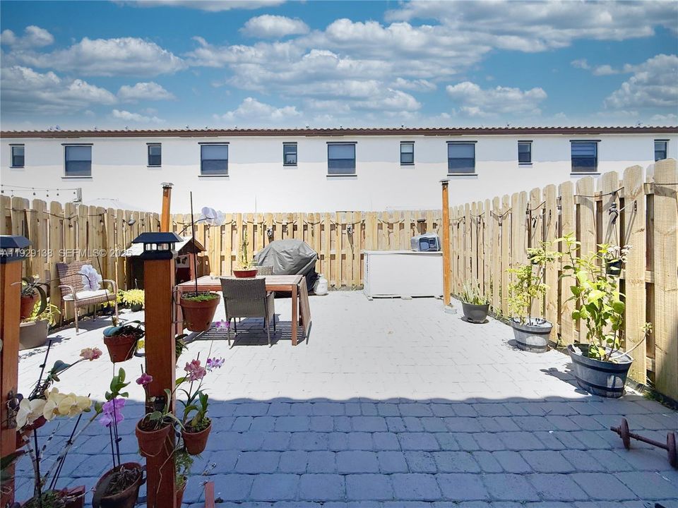 В аренду: $2,800 (3 спален, 2 ванн, 1483 Квадратных фут)