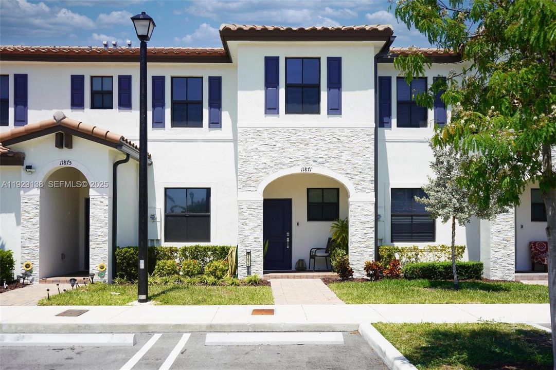 В аренду: $2,800 (3 спален, 2 ванн, 1483 Квадратных фут)