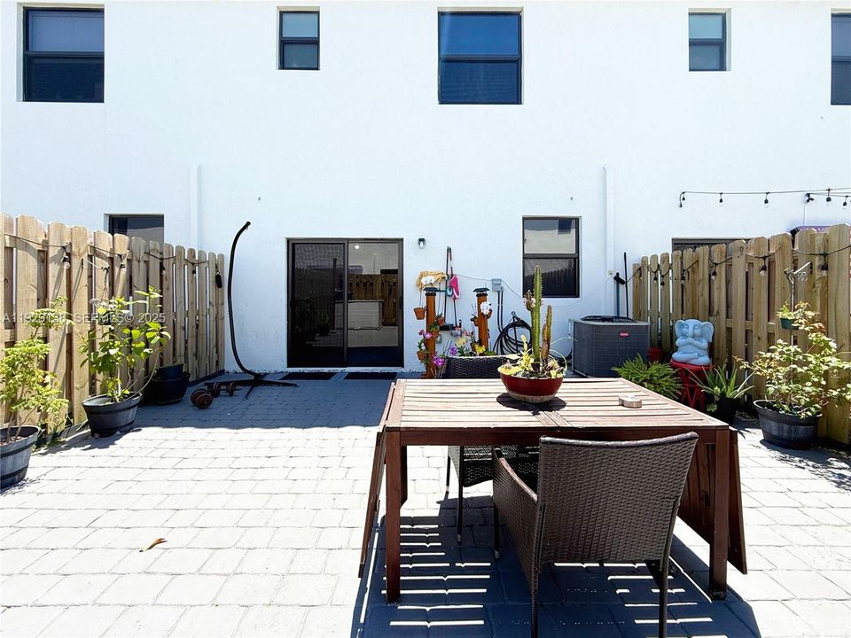 В аренду: $2,800 (3 спален, 2 ванн, 1483 Квадратных фут)