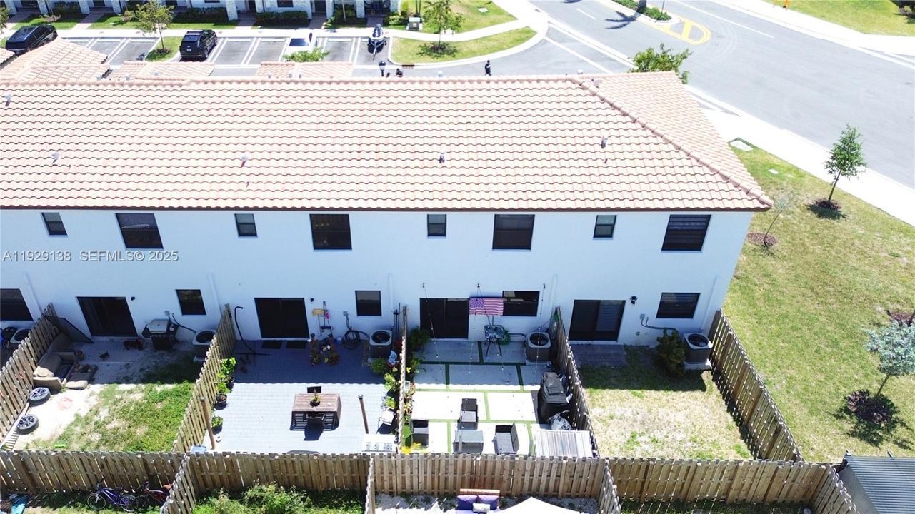 В аренду: $2,800 (3 спален, 2 ванн, 1483 Квадратных фут)