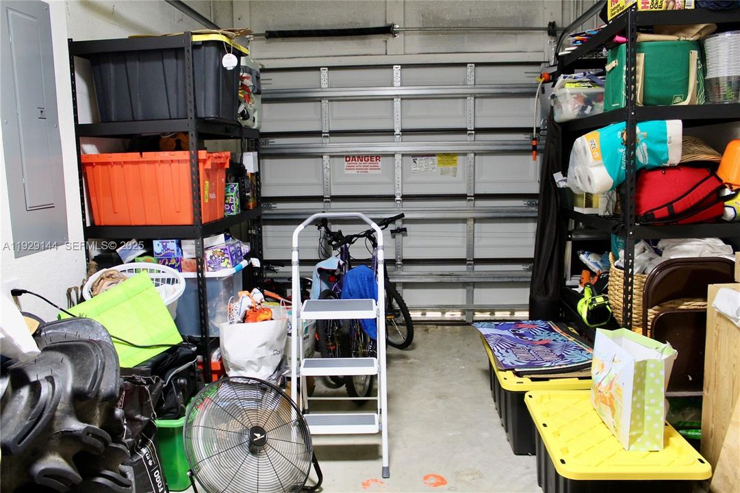 待售: $420,000 (4 贝兹, 2 浴室, 1856 平方英尺)