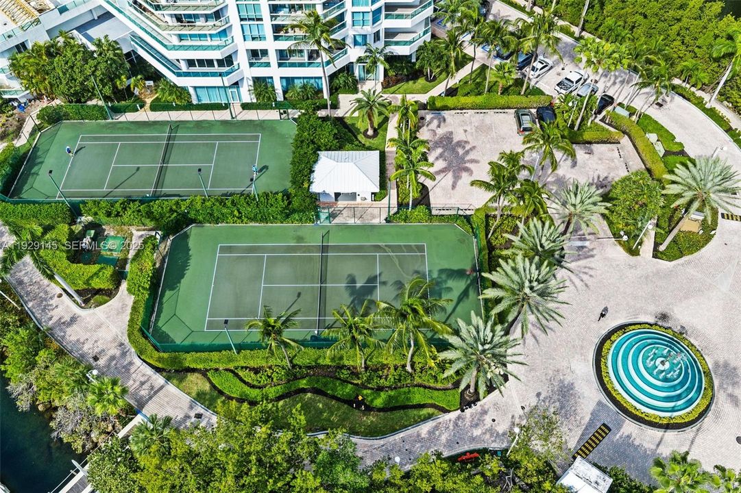 На продажу: $2,699,000 (3 спален, 3 ванн, 3780 Квадратных фут)