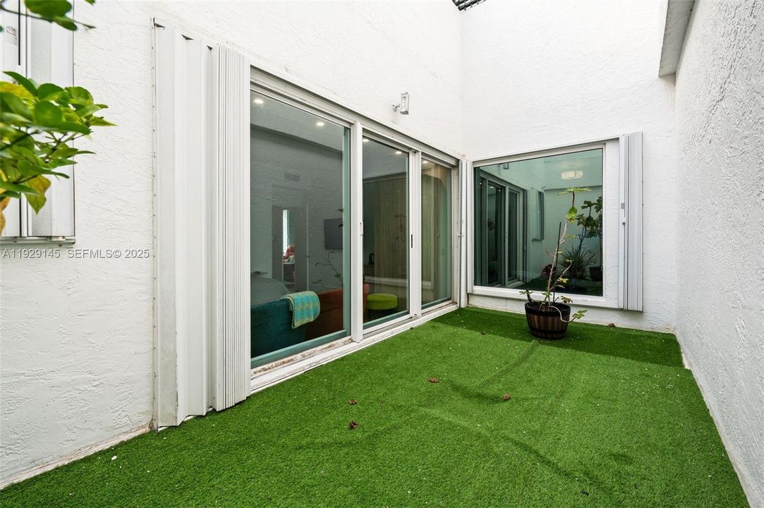 На продажу: $2,699,000 (3 спален, 3 ванн, 3780 Квадратных фут)