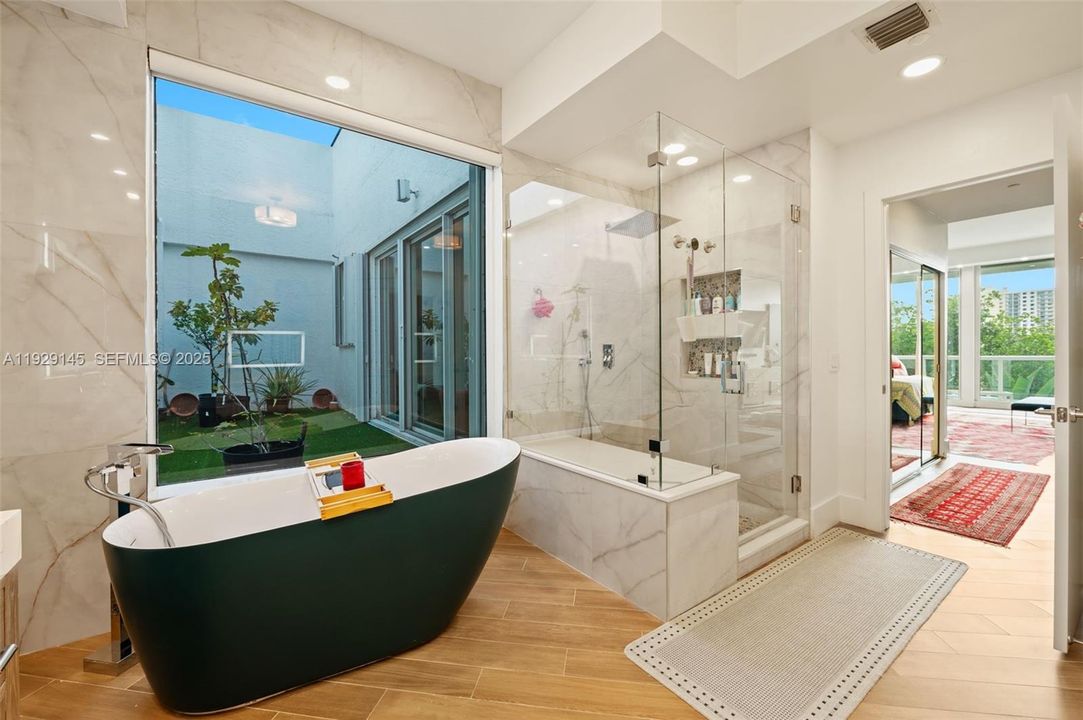 На продажу: $2,699,000 (3 спален, 3 ванн, 3780 Квадратных фут)