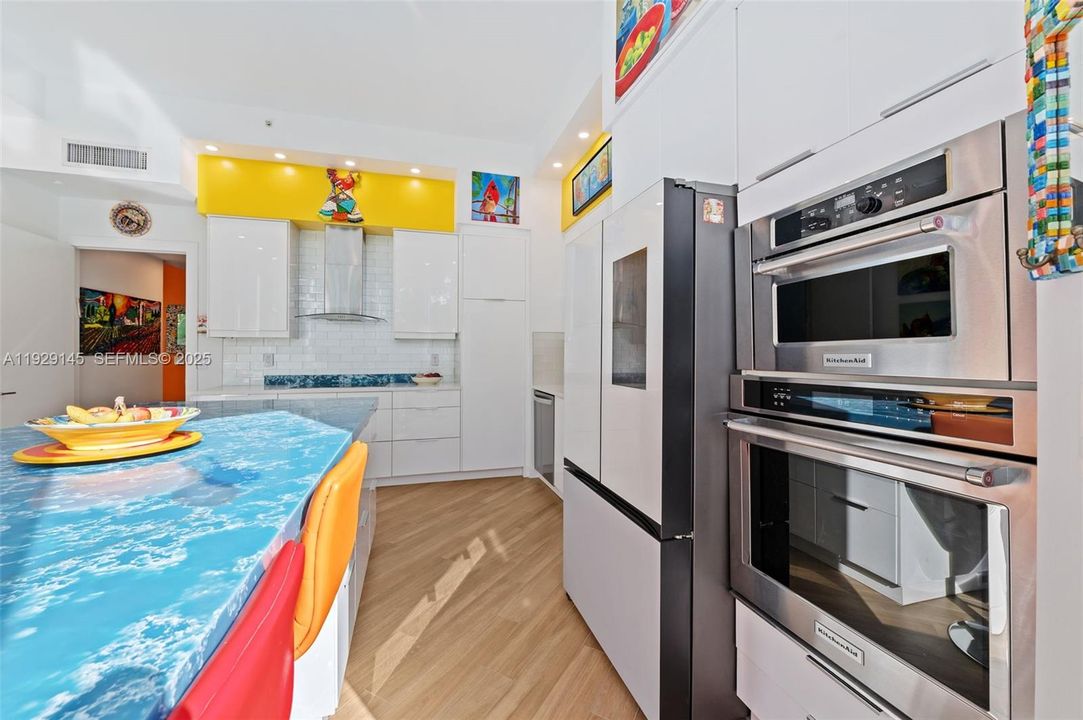 На продажу: $2,699,000 (3 спален, 3 ванн, 3780 Квадратных фут)