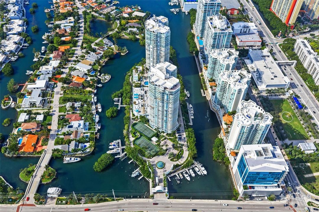 На продажу: $2,699,000 (3 спален, 3 ванн, 3780 Квадратных фут)