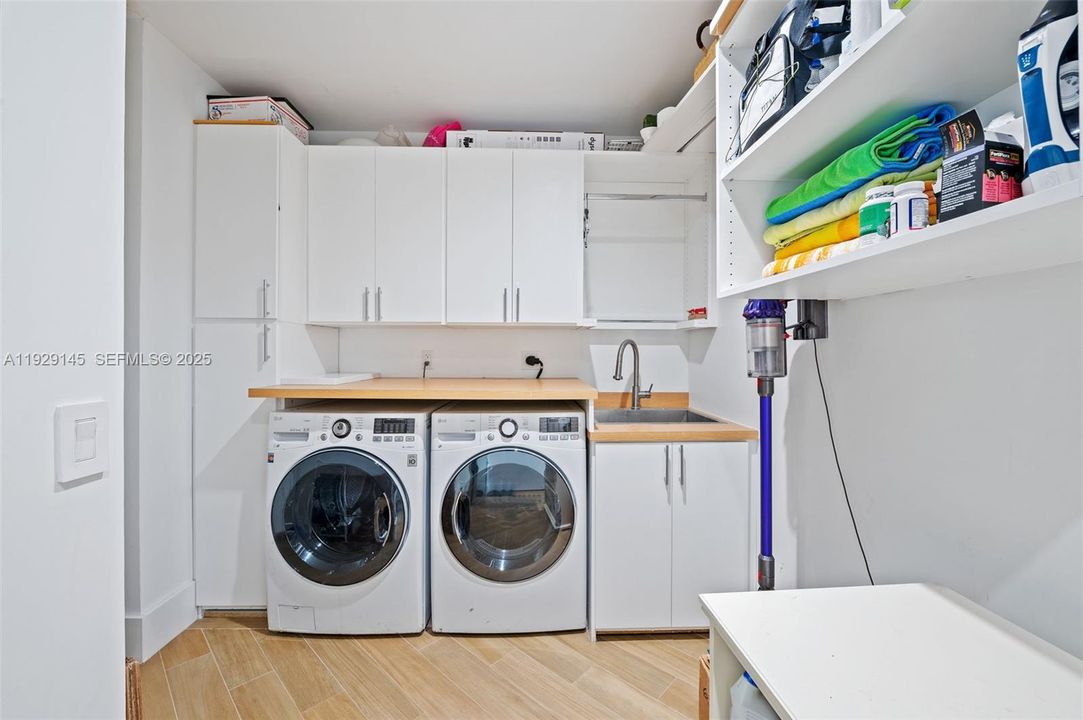 На продажу: $2,699,000 (3 спален, 3 ванн, 3780 Квадратных фут)