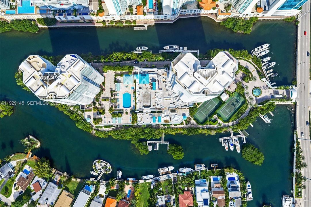 На продажу: $2,699,000 (3 спален, 3 ванн, 3780 Квадратных фут)