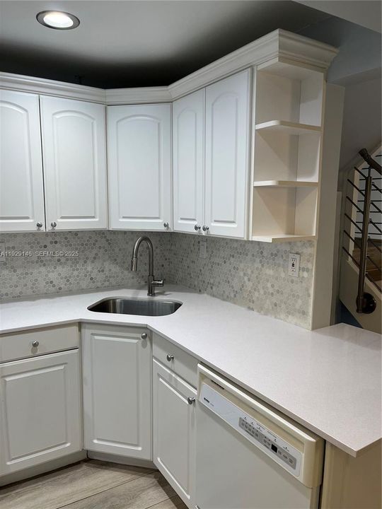 For Rent: $2,600 (2 beds, 2 baths, 960 Square Feet)