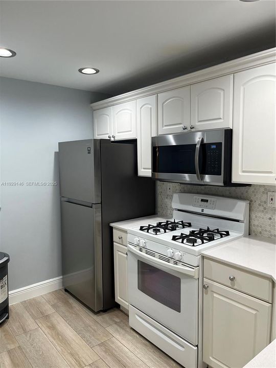 For Rent: $2,600 (2 beds, 2 baths, 960 Square Feet)