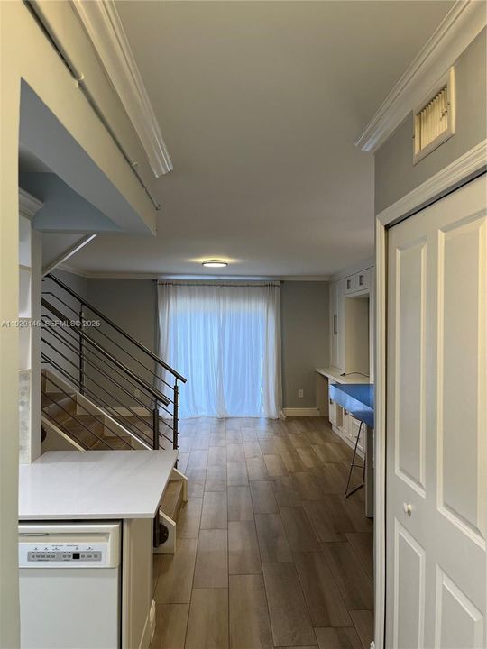 For Rent: $2,600 (2 beds, 2 baths, 960 Square Feet)