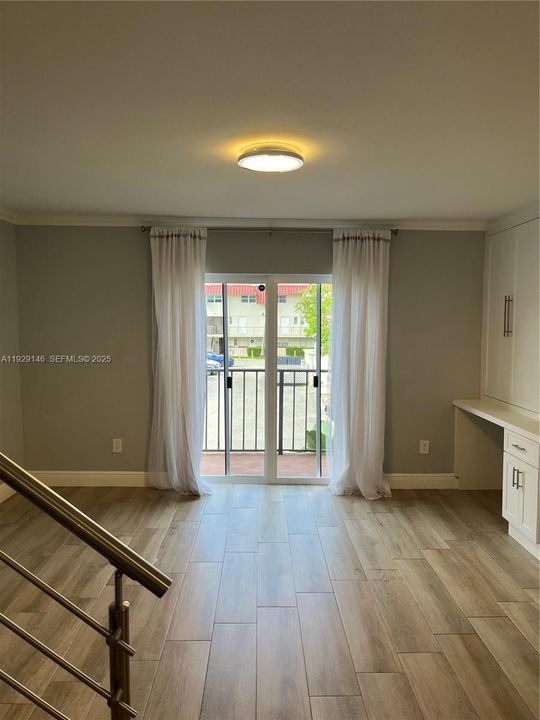 For Rent: $2,600 (2 beds, 2 baths, 960 Square Feet)