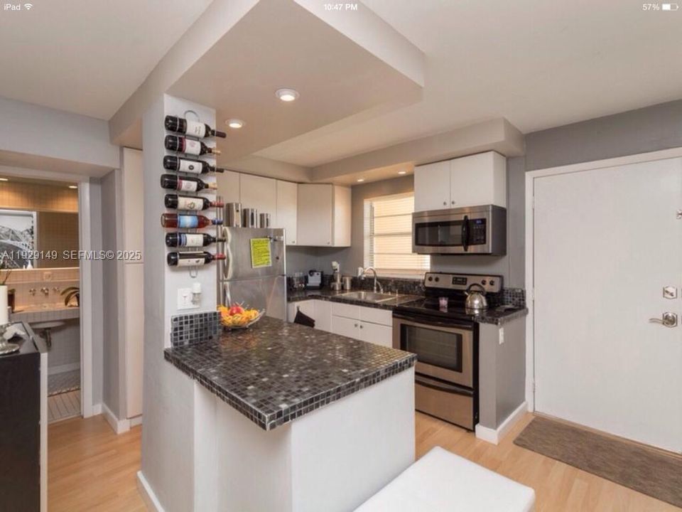 В аренду: $2,350 (1 спален, 1 ванн, 748 Квадратных фут)