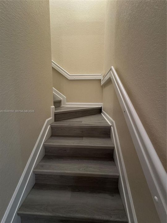 For Rent: $3,000 (3 beds, 2 baths, 1872 Square Feet)