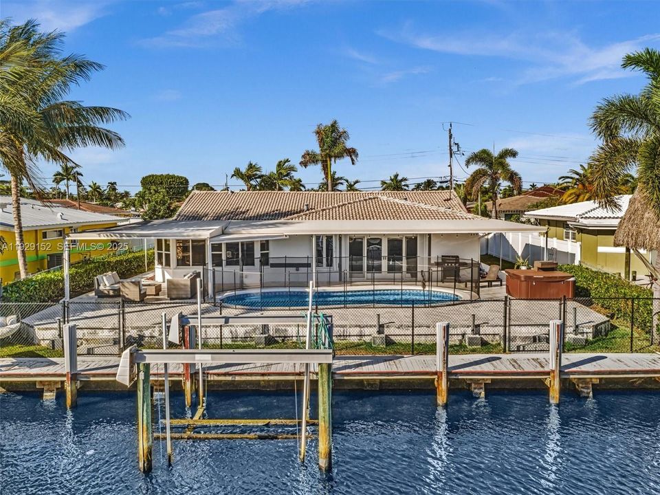 For Rent: $6,950 (4 beds, 3 baths, 1780 Square Feet)