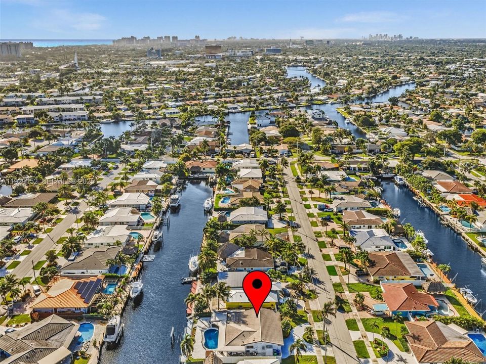 For Rent: $6,950 (4 beds, 3 baths, 1780 Square Feet)